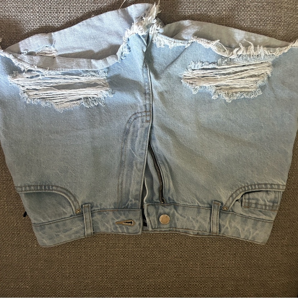 Pretty little things shorts! Size 4